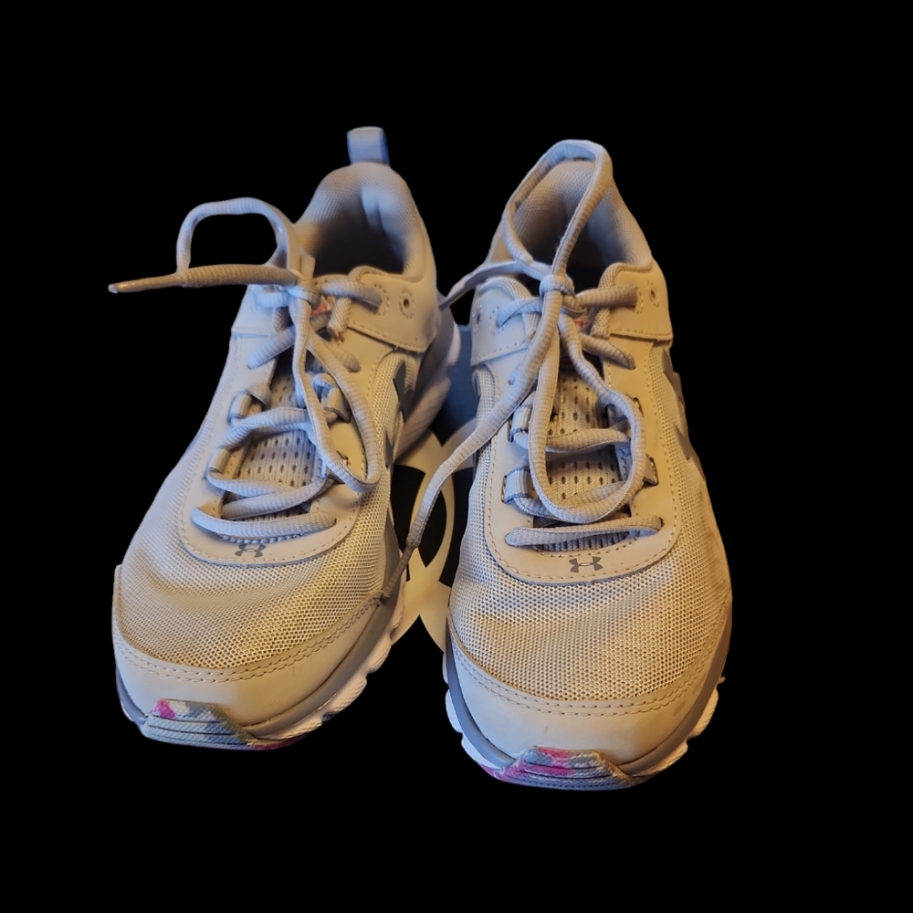 Under Armour Charged Assert Size 7 - image 1